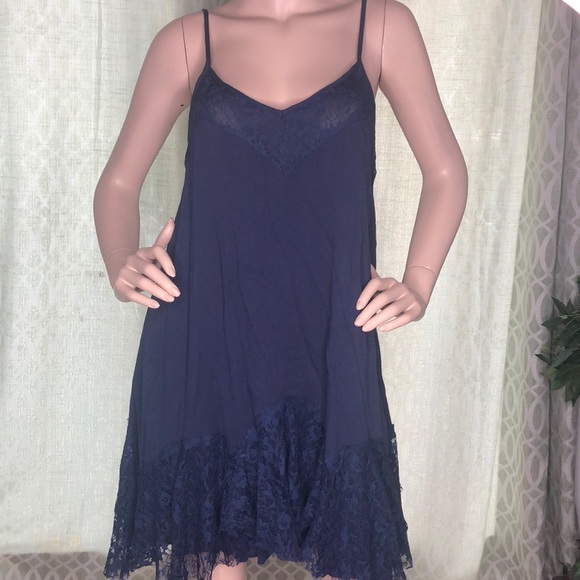 LACE TRIM NAVY DRESS - Picture 6 of 9